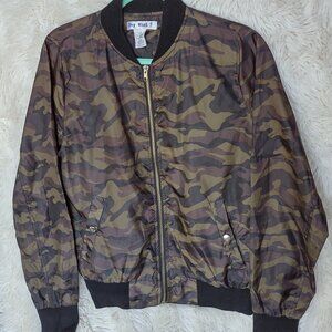 green camo say what? Bomber jacket S  LW